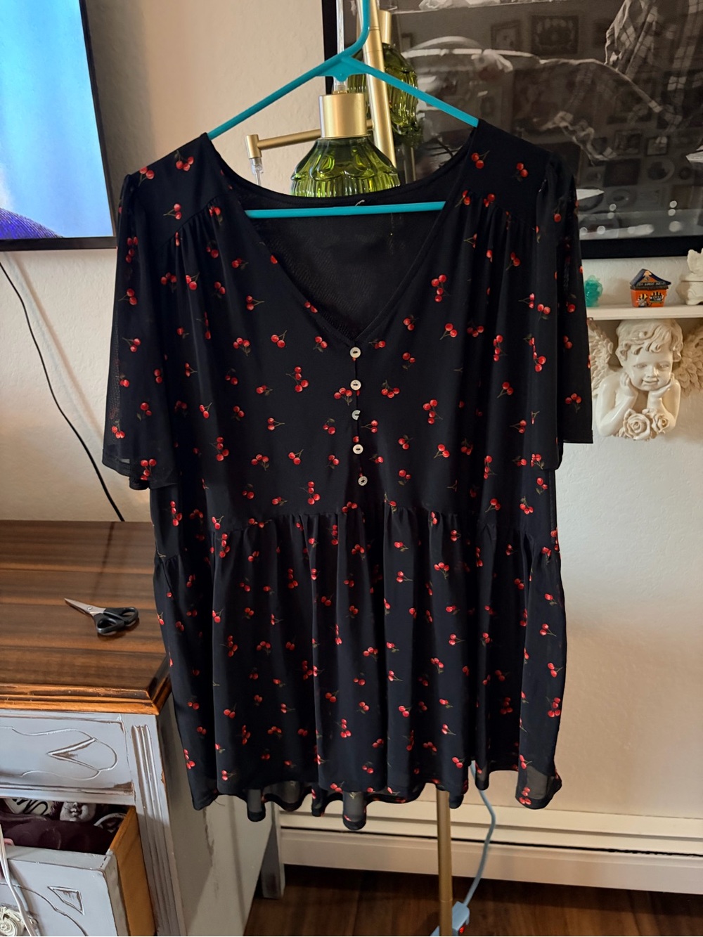 Women’s Black Cherry Print Blouse size 2XL
